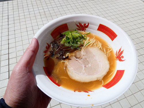 醤油とんこつラーメン