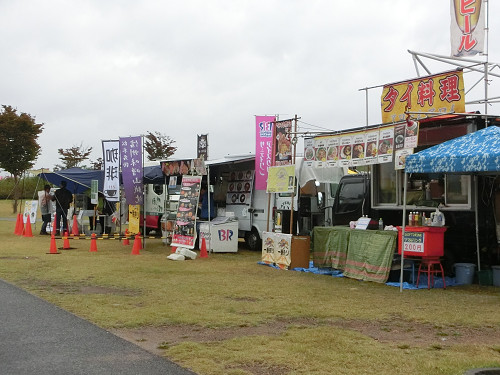 バックスタンド側の外の売店